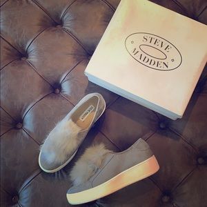 Steve Madden BRYANNE Grey Pom Slip Ons